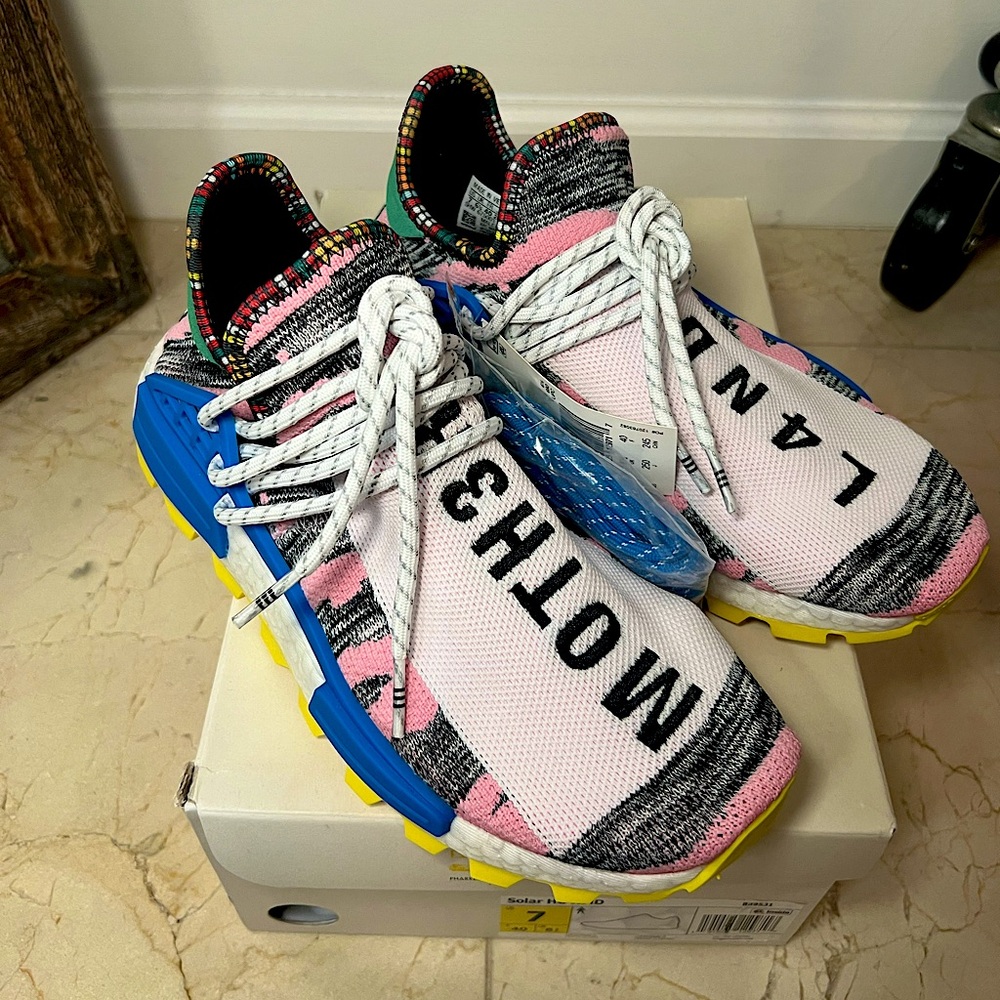 RARE ADIDAS X PHARRELL WILLIAMS NMD - Size 7 (fit women’s 8.5) Solar Pack Mother